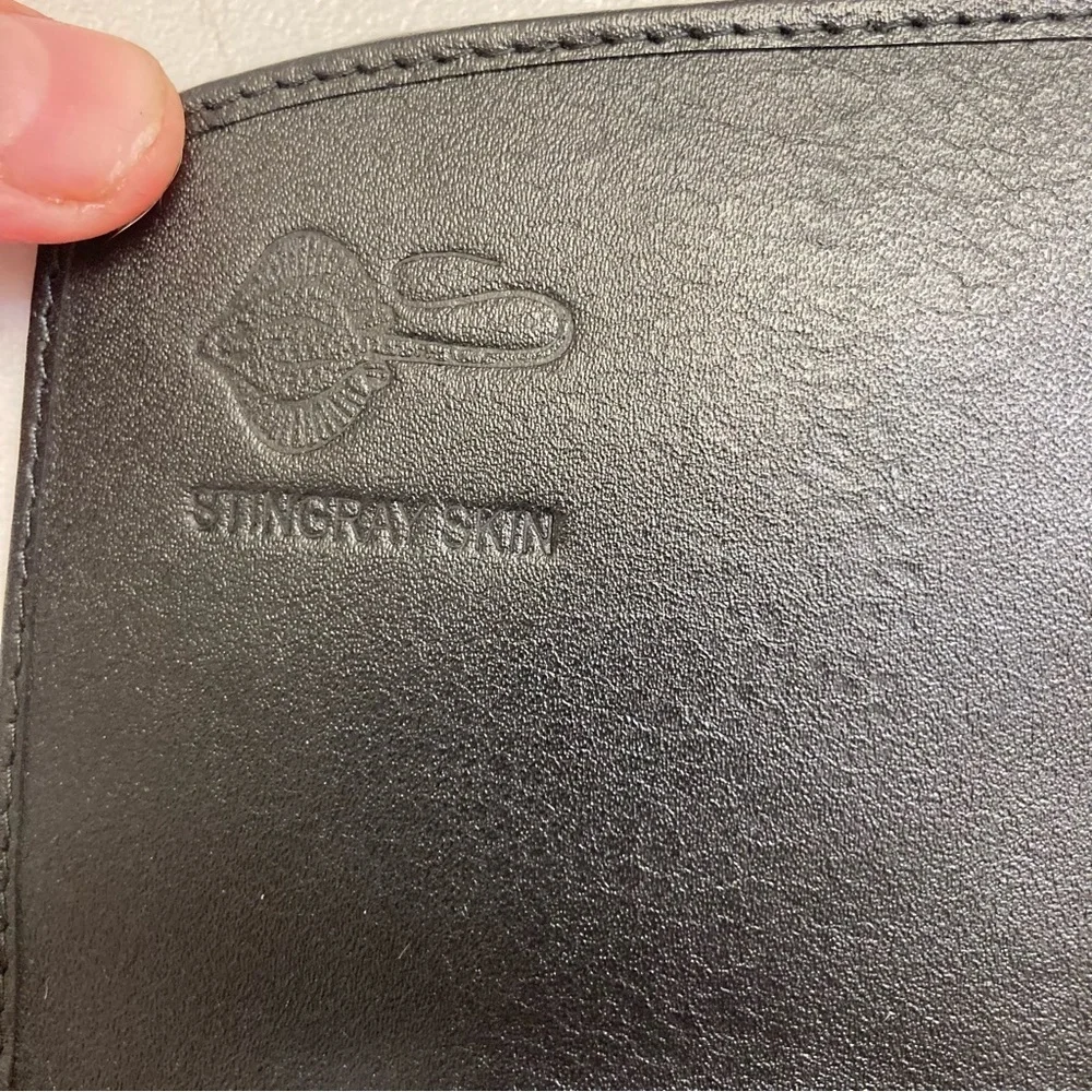 Findig genuine stingray leather wallet new without tags